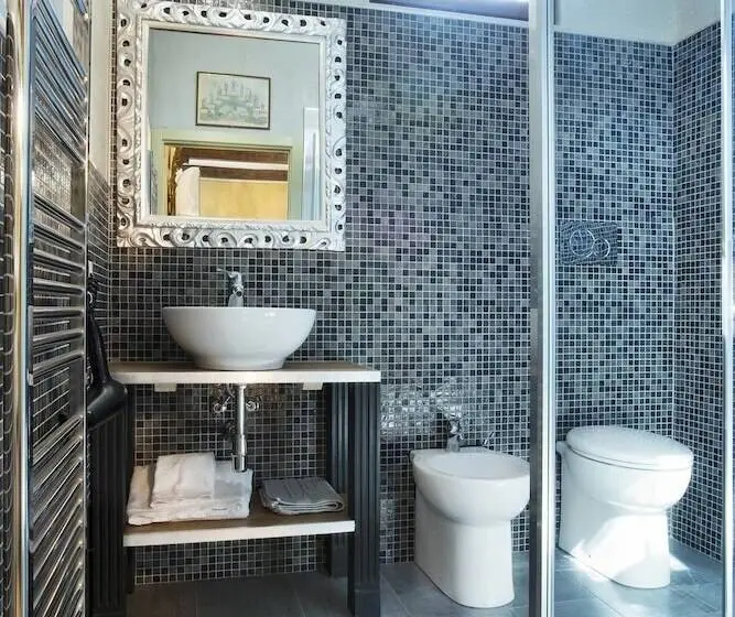 اتاق لوکس, Corte Rosantico
