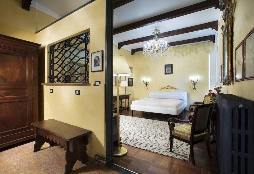 اتاق لوکس, Corte Rosantico