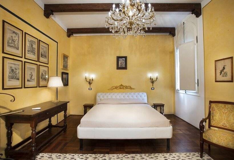 اتاق لوکس, Corte Rosantico