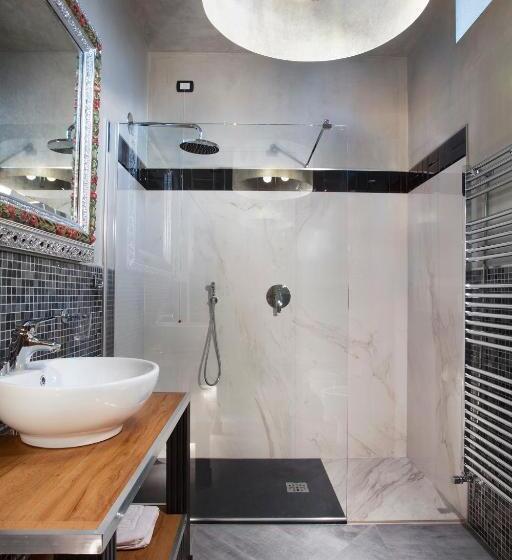 اتاق لوکس, Corte Rosantico