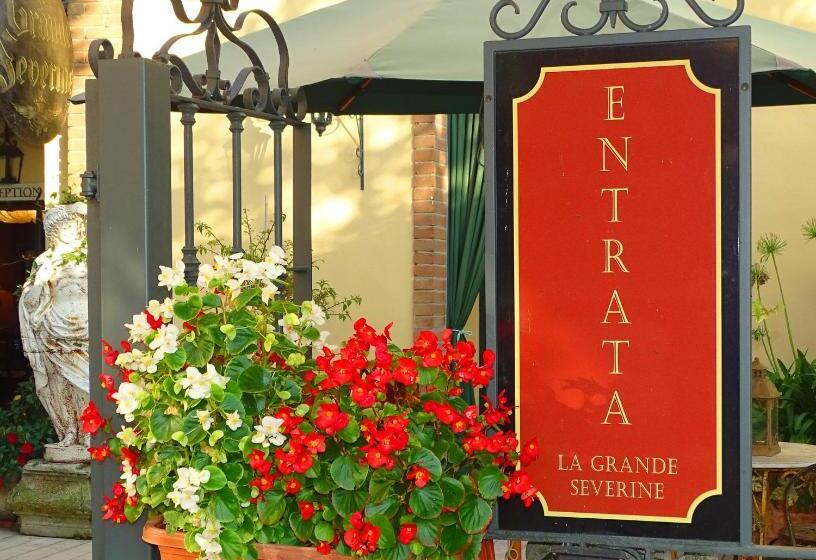 اتاق استاندارد با تخت بزرگ, Corte Rosantico