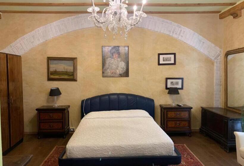 سوییت خانوادگی, Corte Rosantico