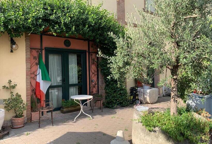 سوییت خانوادگی, Corte Rosantico