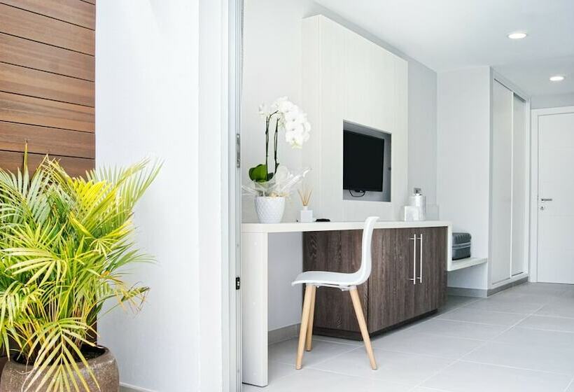 Quarto Deluxe, Sanom Beach Resort - Adults Only