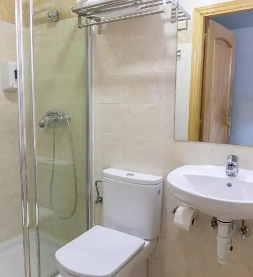 اتاق اکونومی, Alda Estella Hostel