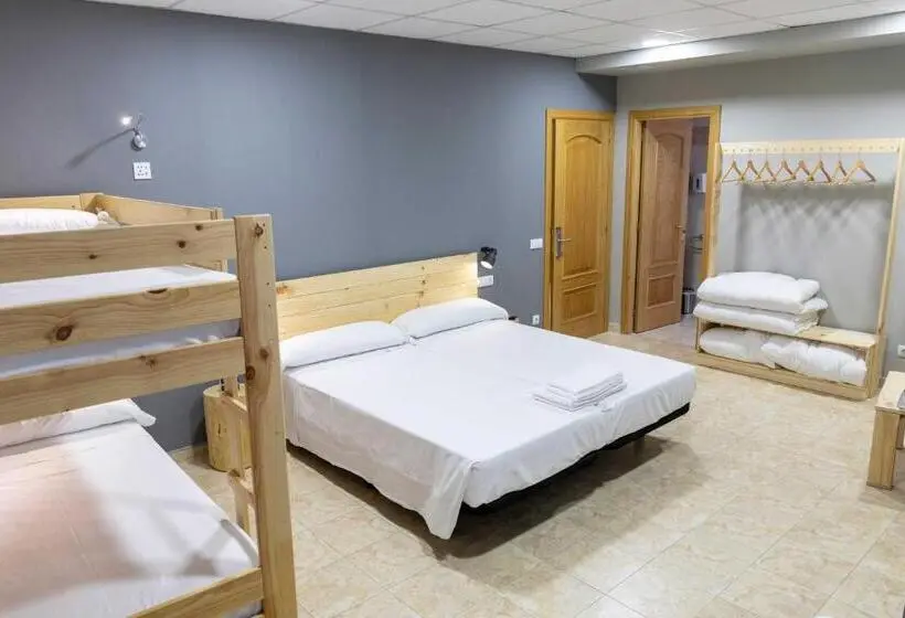 اتاق استاندارد چهار تخته, Alda Estella Hostel