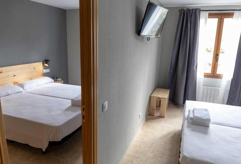 Четырехместный Номер Стандарт, Alda Estella Hostel