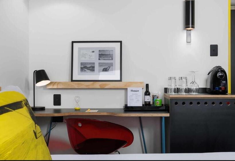 带大床的标准间, Atura Adelaide Airport