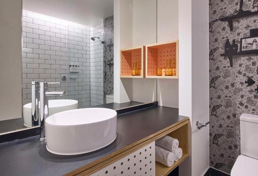Quarto Estandar com Vistas, Atura Adelaide Airport