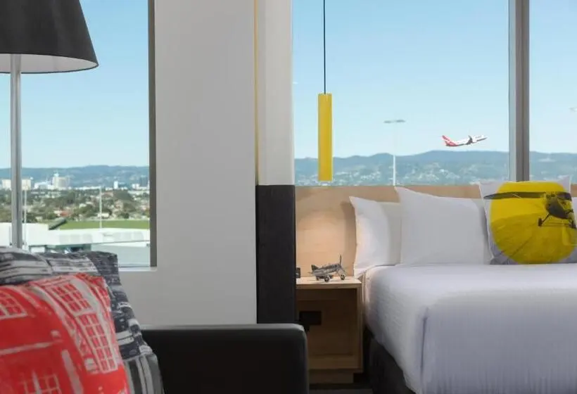 キングサイズベッドのスタンダードルーム, Atura Adelaide Airport