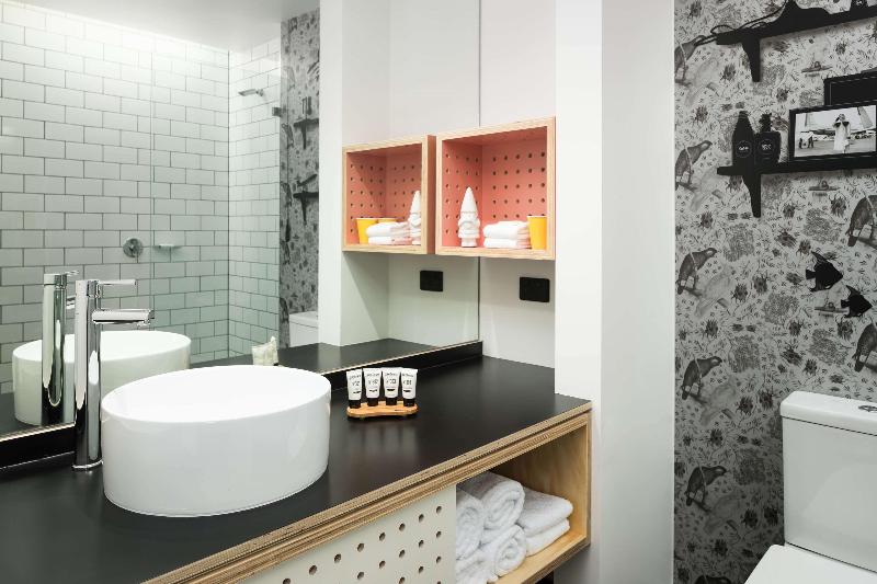 带大床的标准间, Atura Adelaide Airport