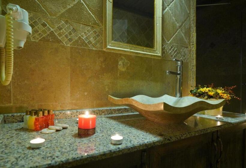 经济房, Shoestring Stone House