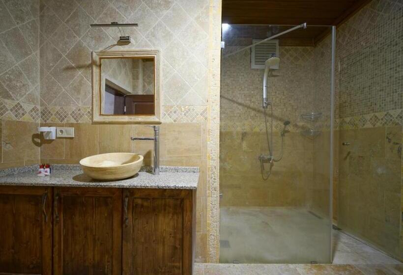 经济房, Shoestring Stone House