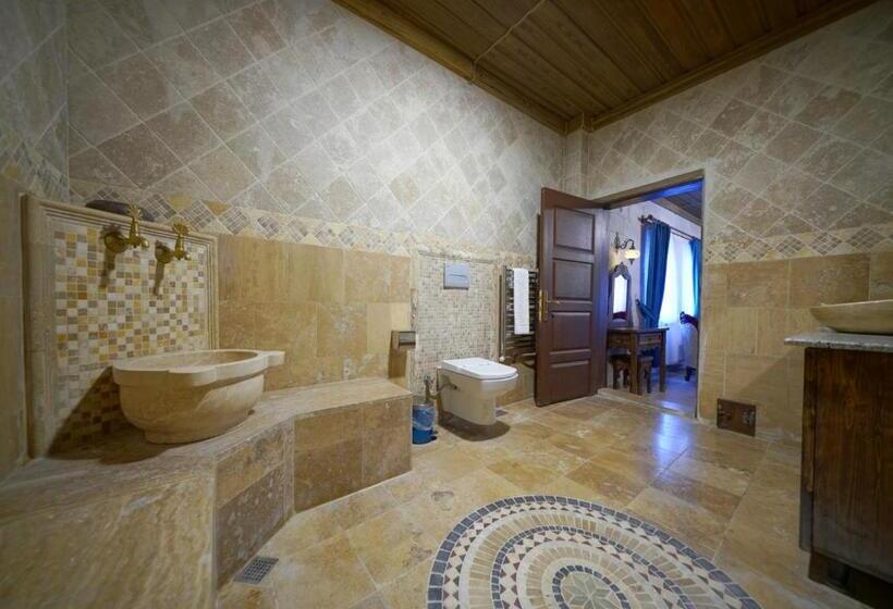 经济房, Shoestring Stone House