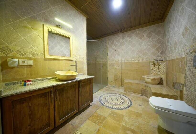 经济房, Shoestring Stone House