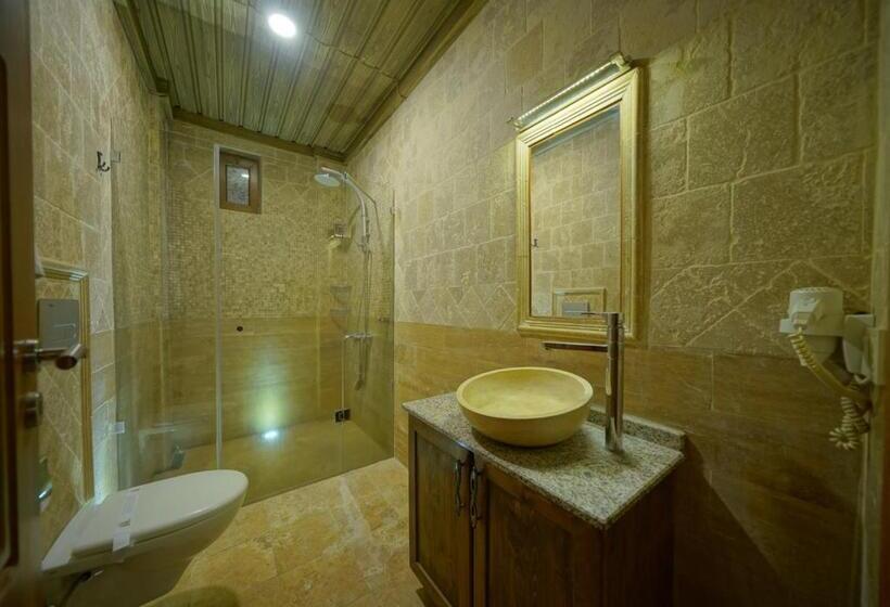 标准间, Shoestring Stone House