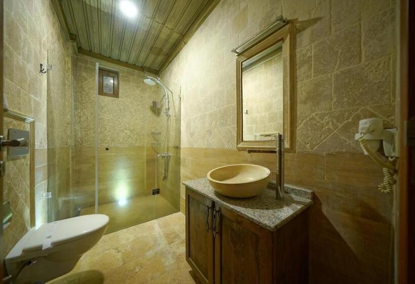 标准间, Shoestring Stone House