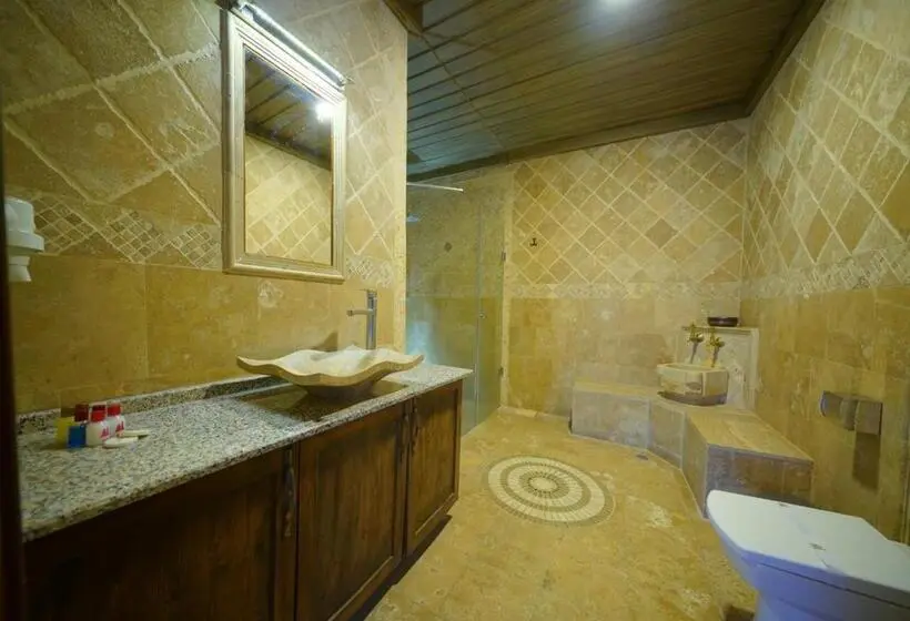 Comfort room with balcony, Shoestring Stone House
