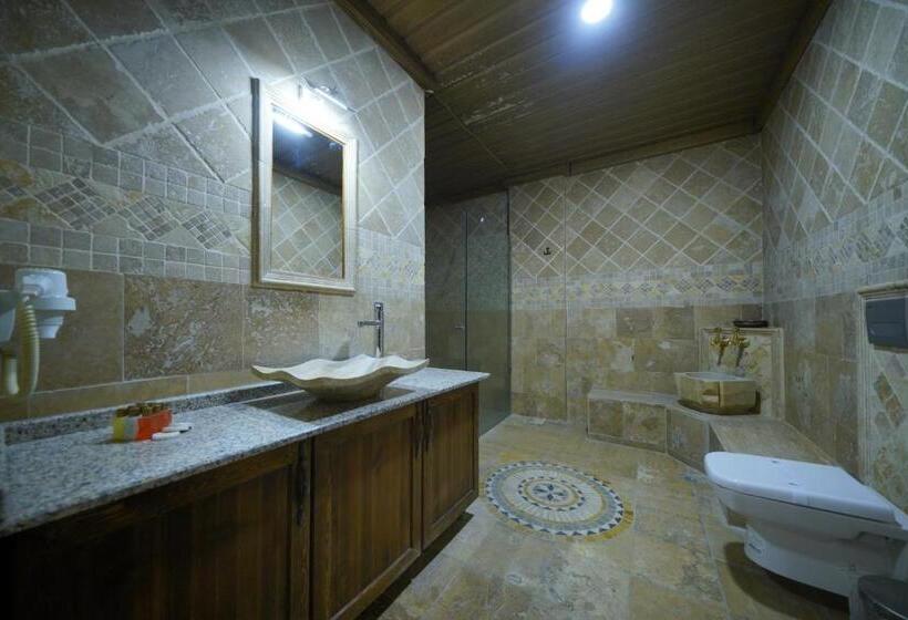 Comfort room with balcony, Shoestring Stone House