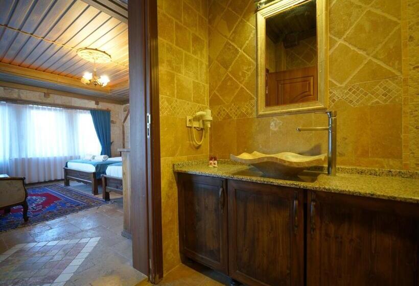 Comfort room with balcony, Shoestring Stone House