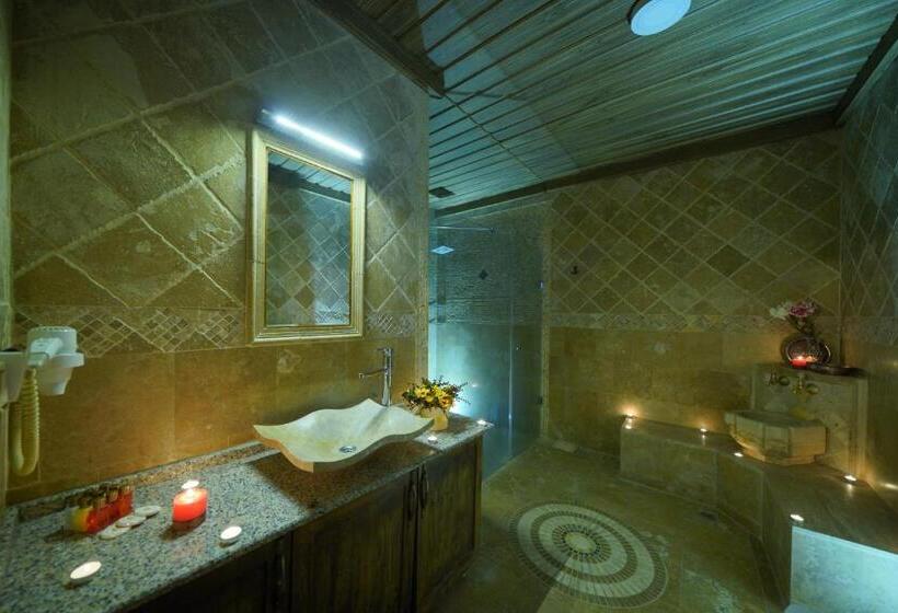 Comfort room with balcony, Shoestring Stone House