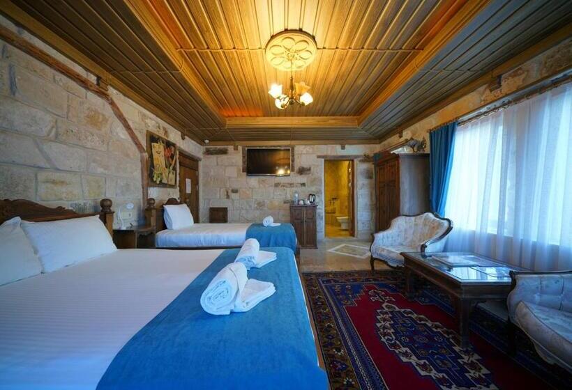 Comfort room with balcony, Shoestring Stone House