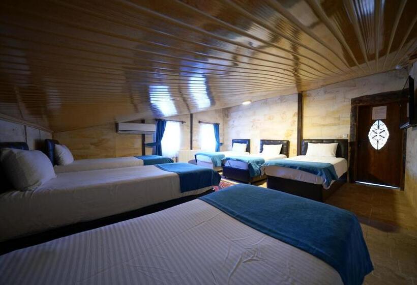 标准间, Shoestring Stone House