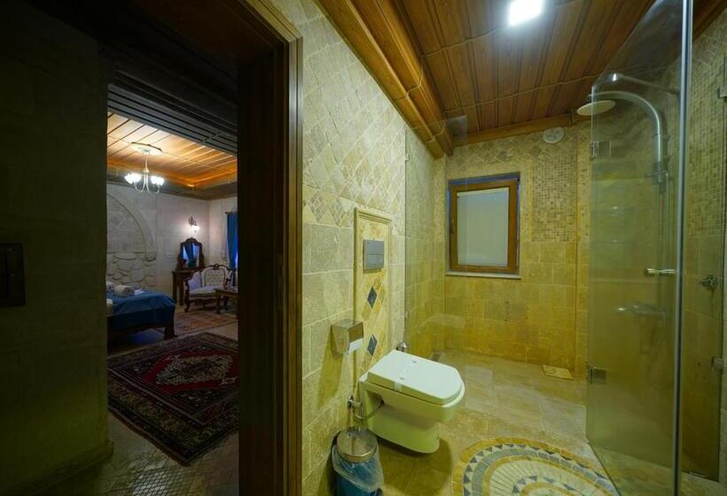 经济房, Shoestring Stone House