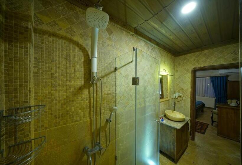 经济房, Shoestring Stone House