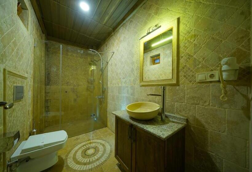 经济房, Shoestring Stone House