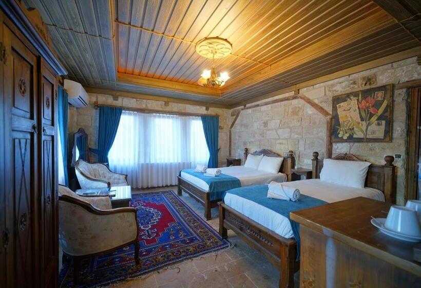 Comfort room with balcony, Shoestring Stone House
