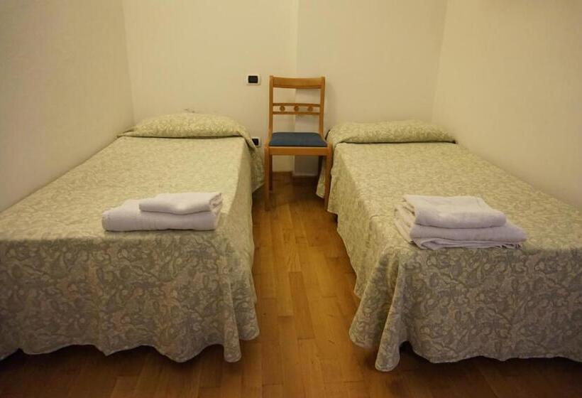 スタンダード４人部屋, Flora