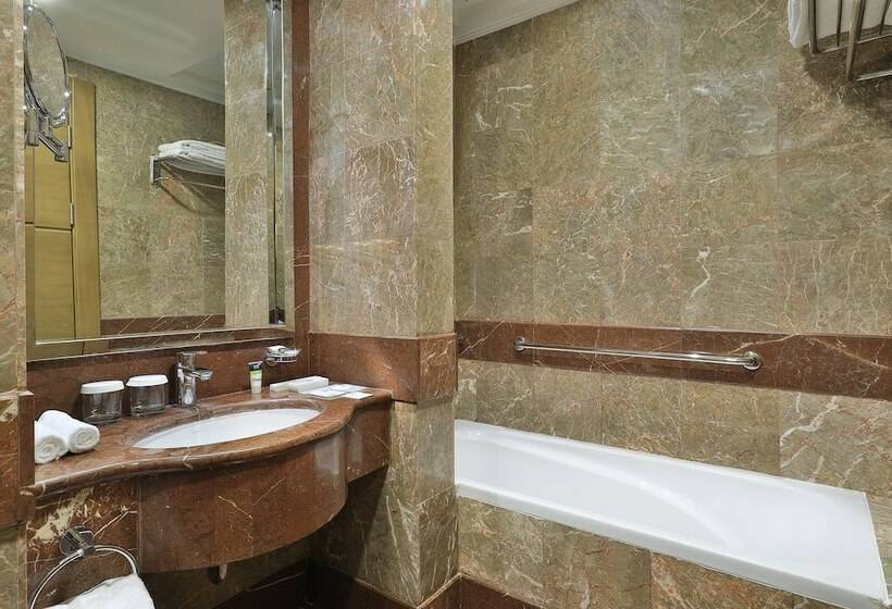 Номер Deluxe, Four Points By Sheraton Makkah Al Naseem