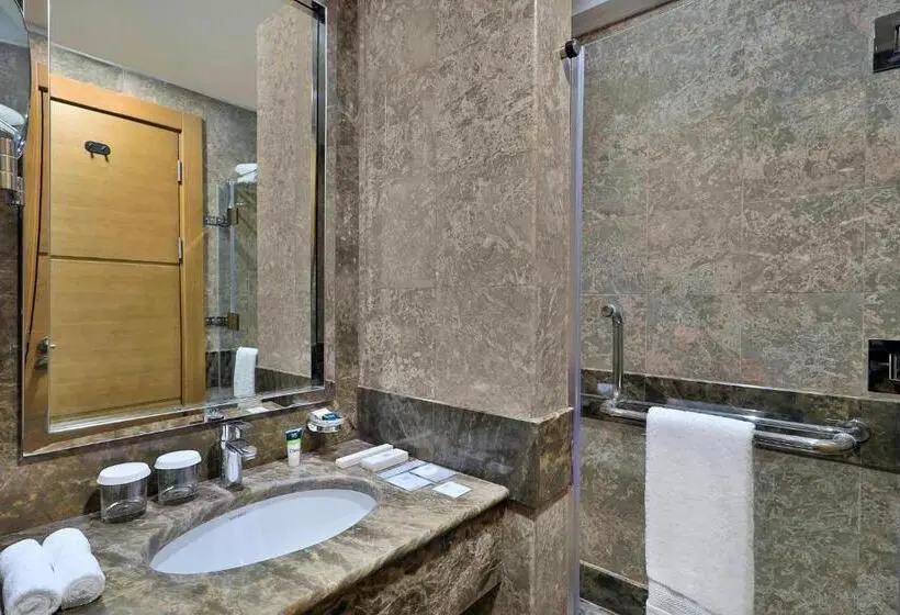 اتاق استاندارد با تخت بزرگ, Four Points By Sheraton Makkah Al Naseem