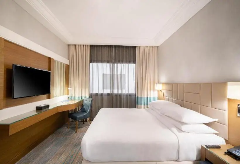 اتاق لوکس با تخت بزرگ, Four Points By Sheraton Makkah Al Naseem