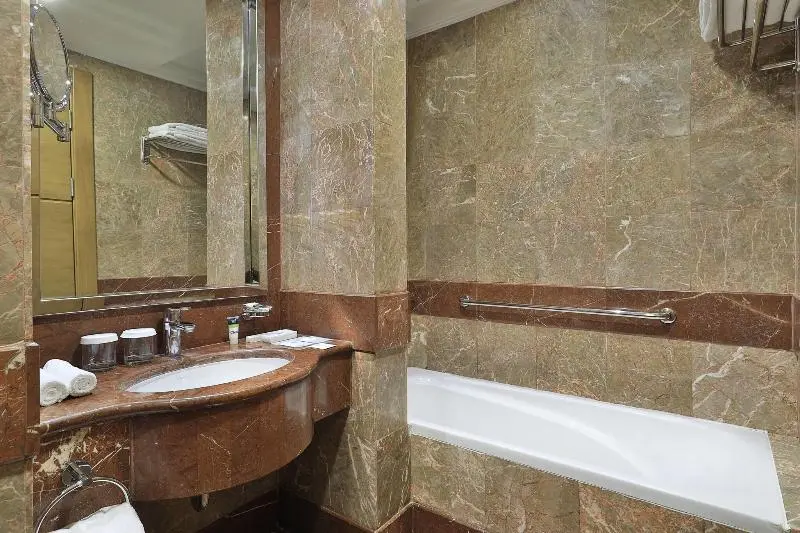 اتاق لوکس با تخت بزرگ, Four Points By Sheraton Makkah Al Naseem