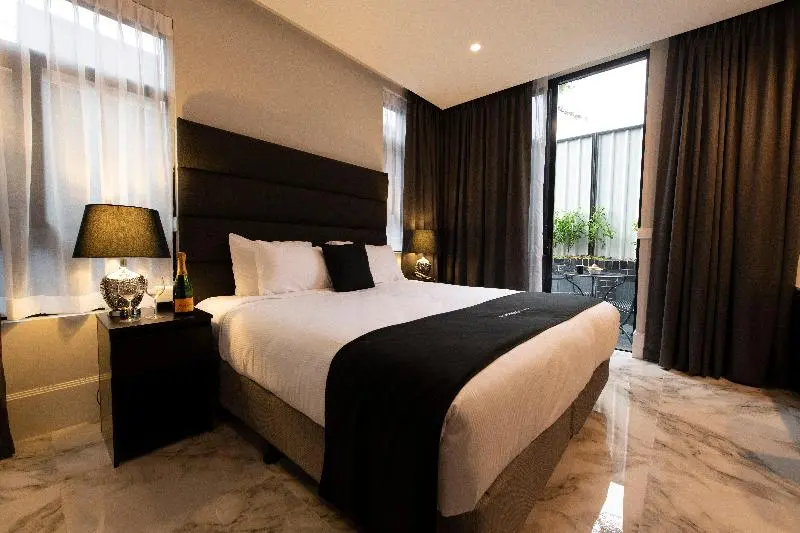 キングサイズベッドのスイートルーム, Holiday Inn & Suites   Parramatta Marsden Street, An Ihg