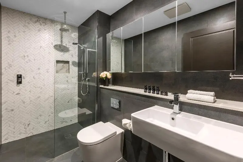 キングサイズベッドのスタンダードルーム, Holiday Inn & Suites   Parramatta Marsden Street, An Ihg