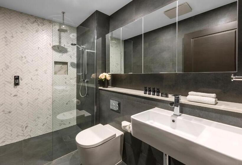 חדר סטנדרט עם מיטת קינג, Holiday Inn & Suites   Parramatta Marsden Street, An Ihg