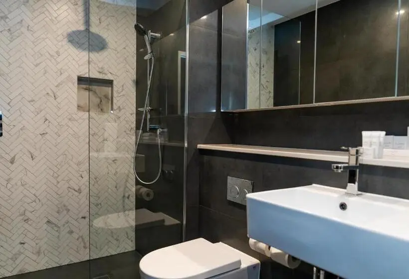 キングサイズベッドのスタンダードルーム, Holiday Inn & Suites   Parramatta Marsden Street, An Ihg