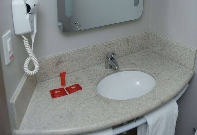 Апартаменты 1 Спальня, Ibis Tatui