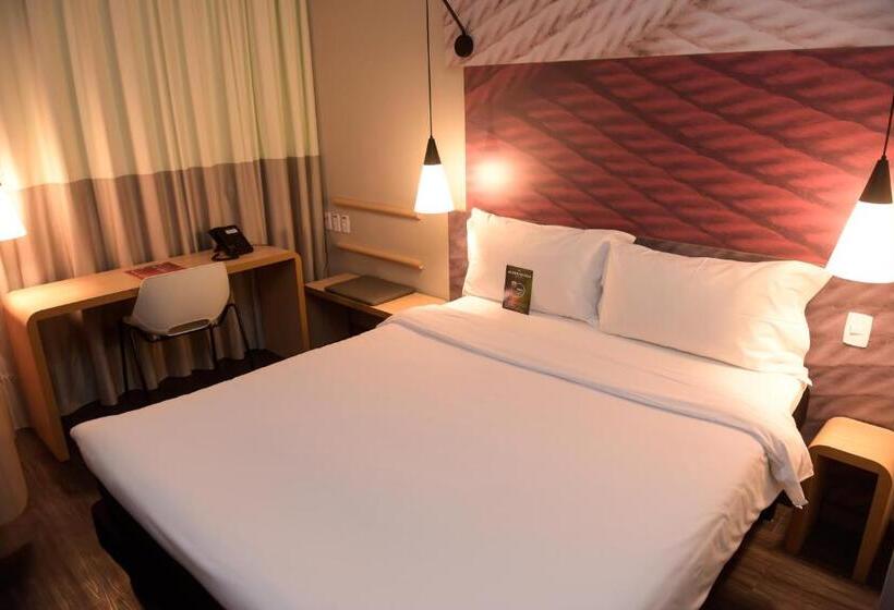 Апартаменты 1 Спальня, Ibis Tatui