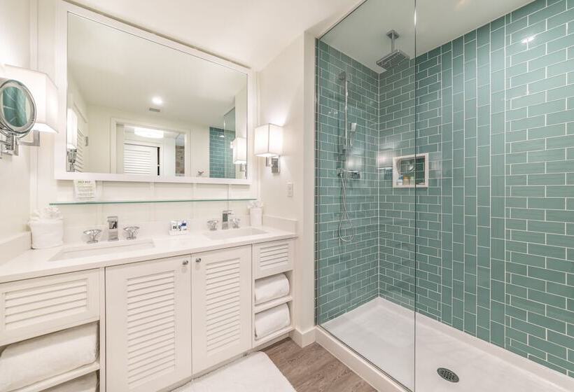 غرفة بريميوم مطلة على حمام السباحة, Margaritaville Resort Orlando