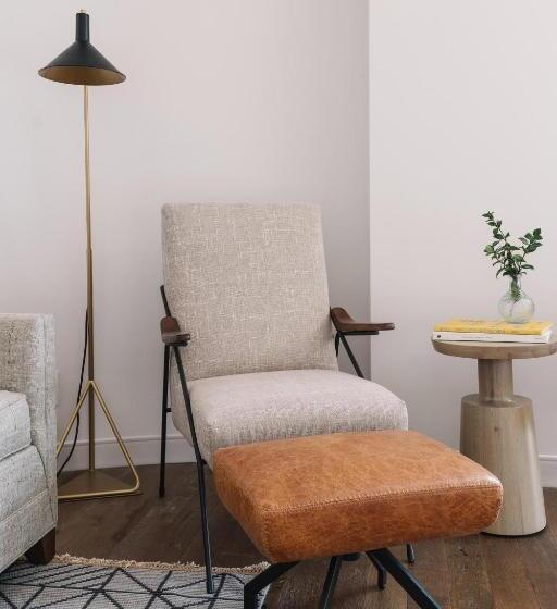 스탠다드 스튜디오 킹침대, The Alida, Savannah, A Tribute Portfolio