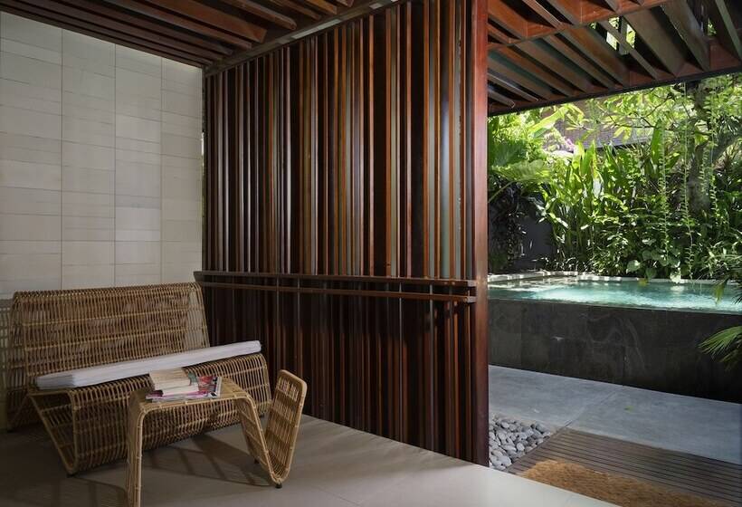 Quarto Deluxe, The Kemilau Hotel & Villa Canggu Bali