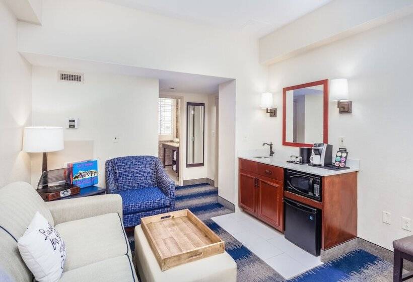 جناح, The Mercantile