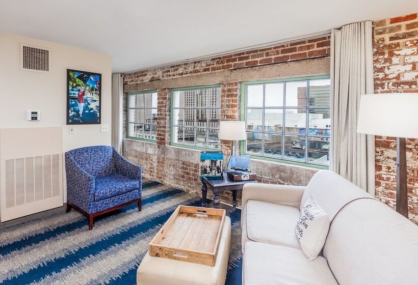 جناح إدارى, The Mercantile