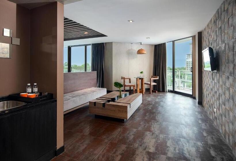 Suite, Tsix5 Quarter