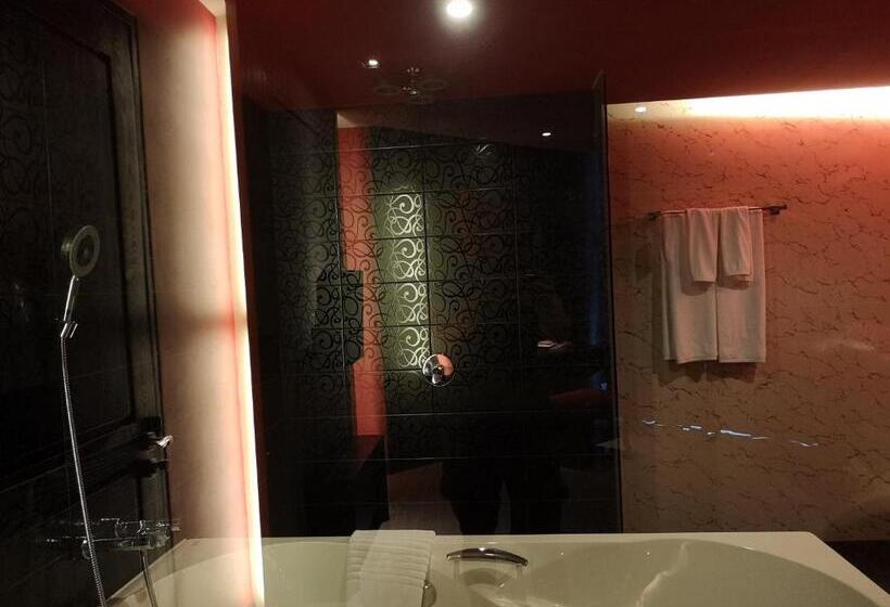 Suite Reial, Tsix5 Quarter