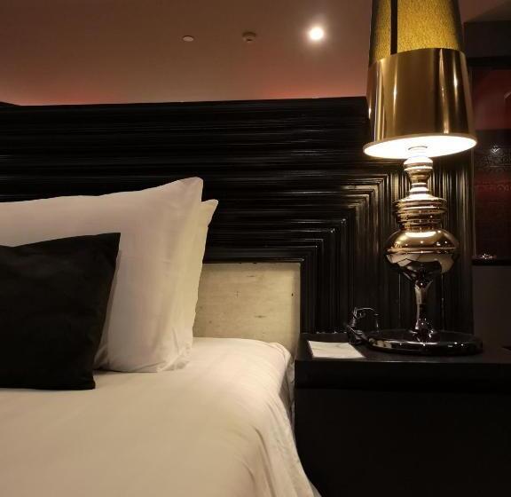 Suite Reial, Tsix5 Quarter